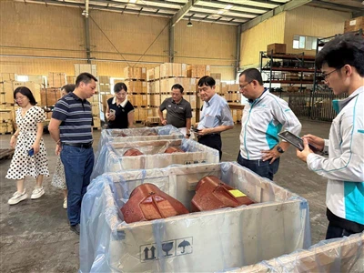 It-Tim Kubota Mit-Tajlandja Żar Il-Fabbrika Għall-Ittestjar tal-Ispezzjoni U l-Gearbox Agrikolu